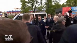 Лукашенко пошутил, что «кое-что сказал» журналистам вместо Путина на Параде Победы