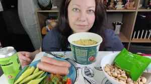 Мукбанг Биг ланч с сосисками и овощами, фисташки и новый лимонад.