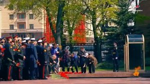 Космонавты Роскосмоса поздравляют с Днём Победы с борта МКС