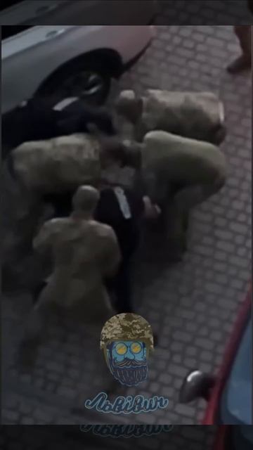 Во Львове праздную День Победы. Украинский не доброволец.