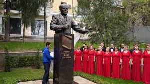 Бюст Наби Дагирова открыт в Махачкале