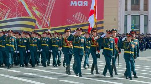 Военные парады прошли сегодня во многих российских городах.