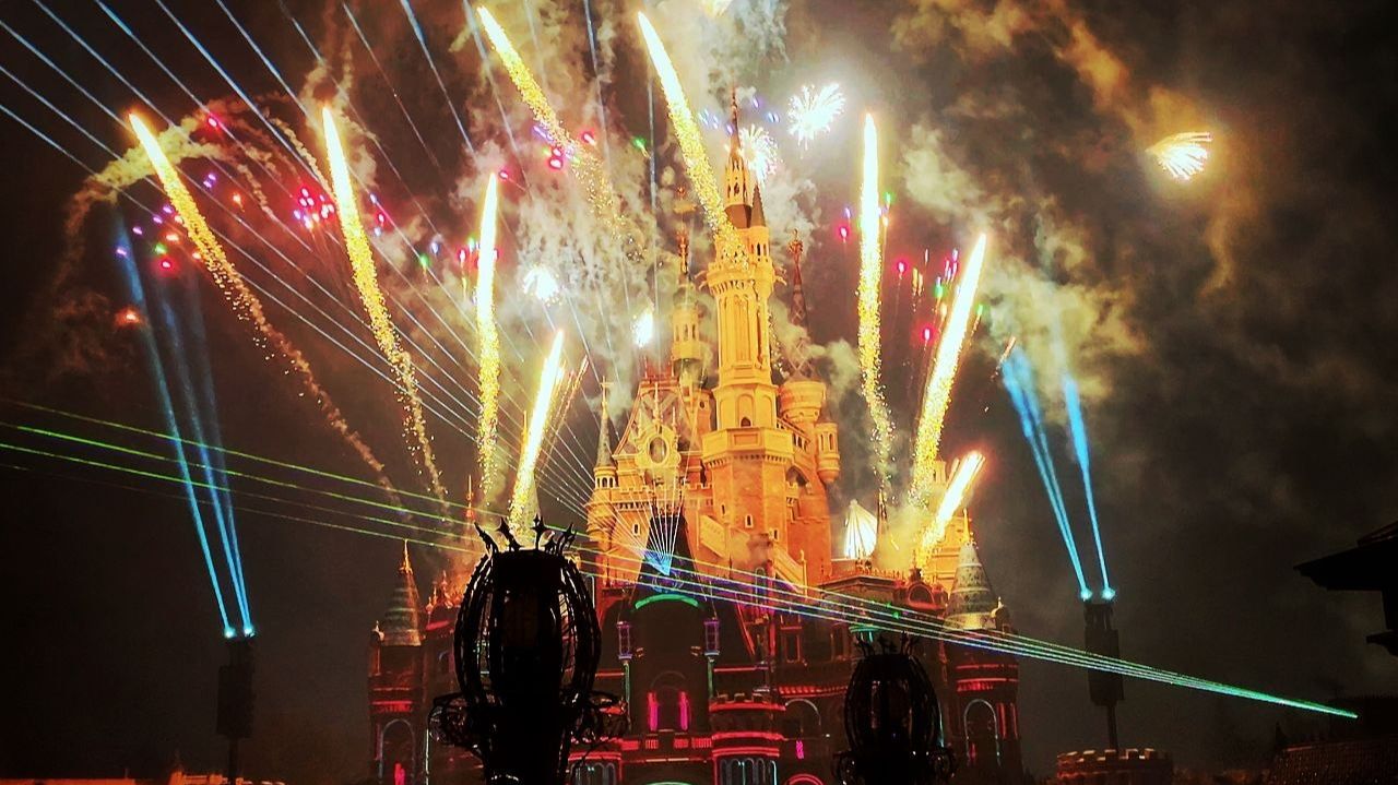 New Year: Shanghai, Disney World, Zoo, Hainan, Guangzhou
