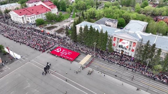 Глава города Антон Науменко поздравляет курганцев с Днем Великой Победы.