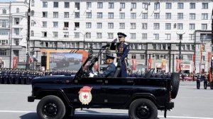 09.05.2026. День Победы!  г.Челябинск. Воложанин Александр с женой и сыном на параде. Площадь Револю