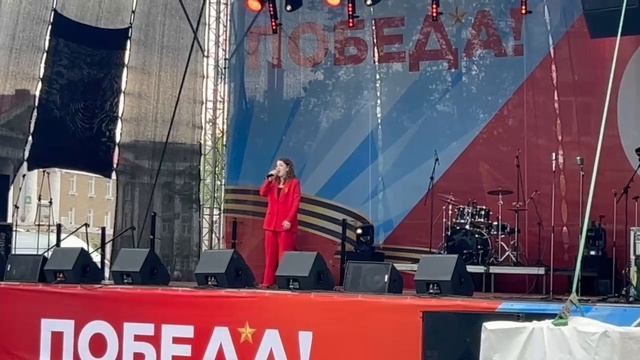 На центральной площади продолжается праздничная программа.