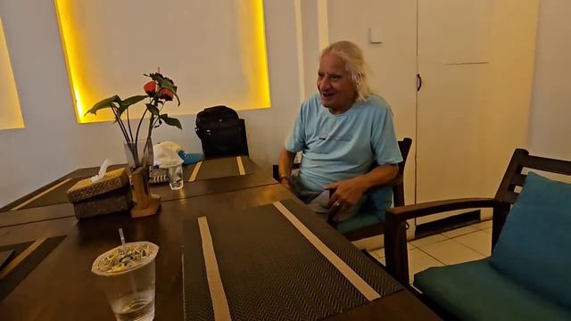 Муж появился внезапно! Массаж и дешёвый ресторан с Мариной. Бали. Убуд.
