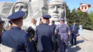 БАЛАШОВЦЫ ВОЗЛОЖИЛИ ЦВЕТЫ К МОНУМЕНТУ СЛАВЫ