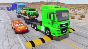 МАШИНКИ ТАЧКИ 🏎️ МОЛНИЯ МАКВИН на ГРУЗОВИКЕ против ОПАСНЫХ ЯМ! Перевозка в BEAMNG DRIVE 😱💥
