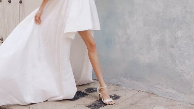 Monique Lhuillier Fall 2022 Bridal