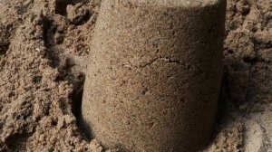 А ты знаешь секретный ингредиент песочного дома Щенячий патруль в деле - строим дом из песка!