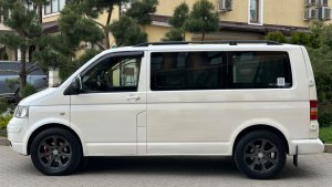 Видео обзор Volkswagen Transporter T5 2005 год 2.5 МТ
