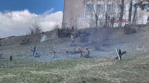В Улан-Удэ пьяный мужчина отобрал пистолет у актера реконструкции и побежал на «немцев»