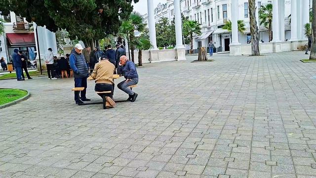 Поехали в Сухум на маршрутке/привыкаю к мамалыге😋 смотреть онлайн