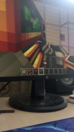 minecraft но я создал свой бункер а в этом бункере метро или поезд Я не знаю