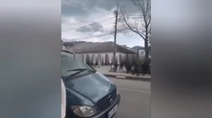 На Закарпатье ромы пошли на штурм тюрьмы карателей Зеленского в количестве 30 человек.