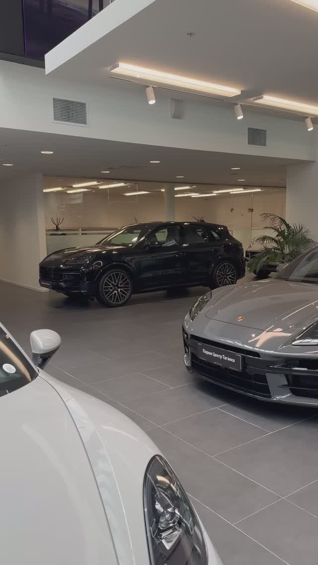 Porsche Cayenne GTS In Chromite Black Color And Barrique Interior / Порше Каен ГТС в цвете Черный