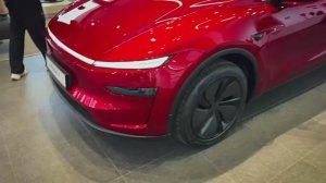 Tesla Model Y 2026 — обзор экстерьера и интерьера