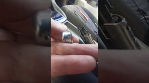 как снять ручку с ручника с форд фокус 2