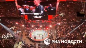 Русский боец Александр Волков вышел на бой в США под «Катюшу» и победил