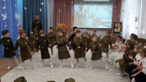 «КАТЮША»  в исполнении  девочек старшей группы.