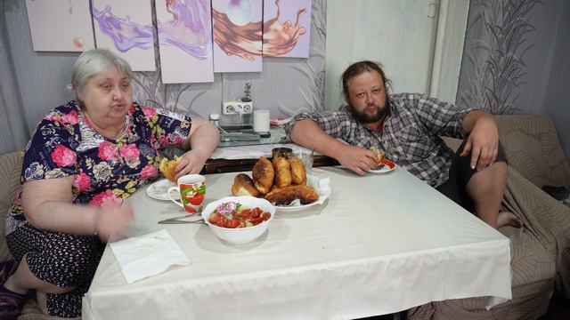 Кушаем вкусно суровые сибирские пирожки ПОДВАЛ ИЛЬИЧА вкусная еда