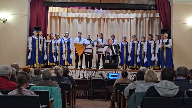 песня "Эх, берёзки и рябины"