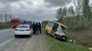 В Омской области в ДТП попал автобус с детьми.
