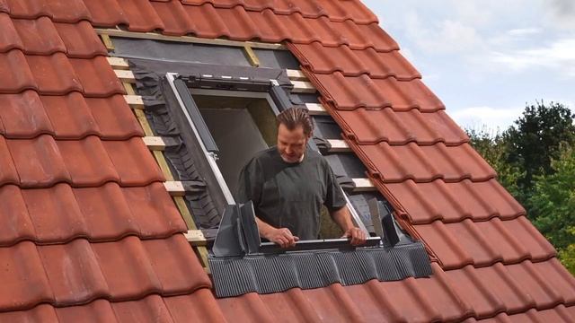 Монтаж мансардного окна VELUX GGL