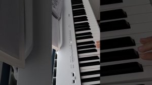 играю на фортепиано