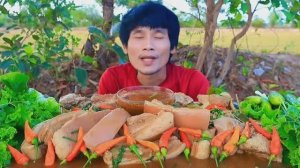 #МУКБАНГ🥓 Свиная грудинка с карри, острым соусом и свежими овощами! 🥬ЕДА НА КАМЕРУ ОБЖОР ОБЕД