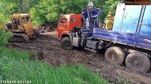 ЗАЕХАЛИ В ГРЯЗЬ! Мощные грузовики преодолевают экстремальное бездорожье. Экстремальное бездорожье.