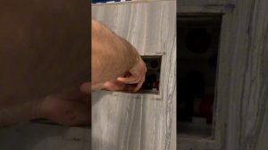 Ремонт подвесного унитаза Roca , промывка бочка слива , очистка клапана слива Roca