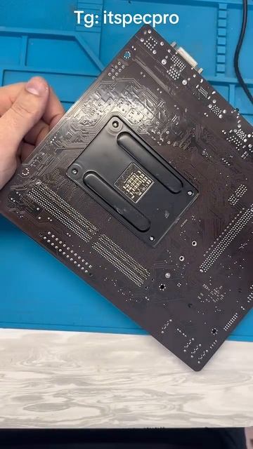 Замена разъёма DDR4 на Gigabyte A520M S2H. Ремонт материнской платы своими руками смотреть онлайн