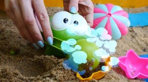 Ам Ням строит БАССЕЙН В ПЕСОЧНИЦЕ! Игры для детей в игрушки