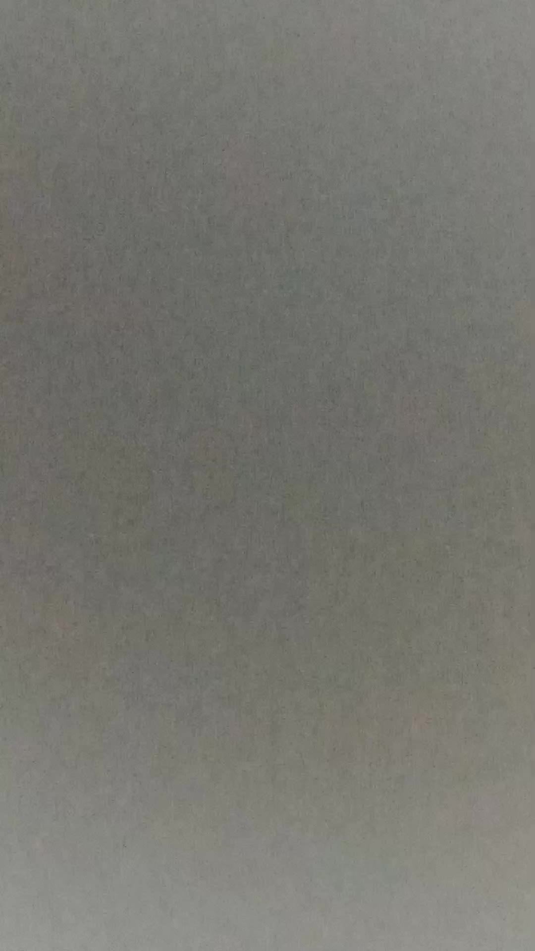 р