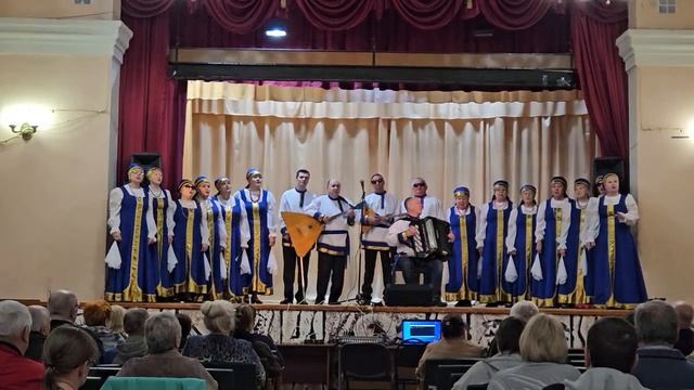 песня "Гляжу в озёра синие"