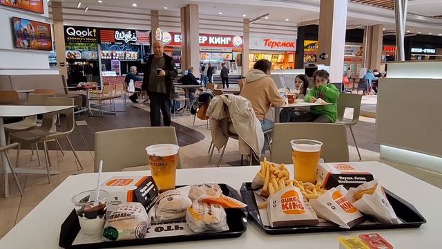 Выбераем подарки ветеранам.Встреча с другом и небольшой перекус-8.05.2026 год. смотреть онлайн