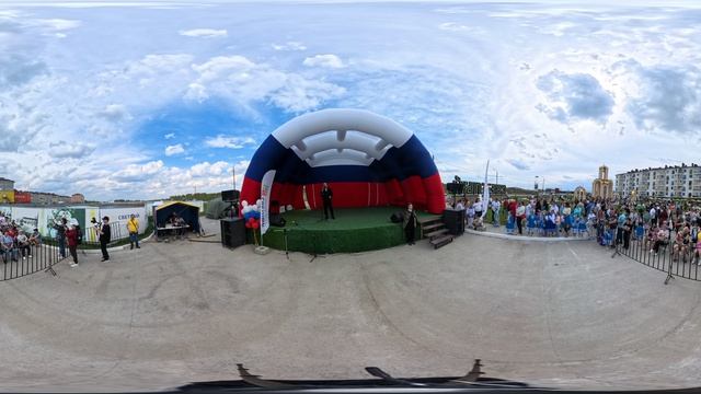 10_Александр Охотин, композиция "Синий платочек" (VR-360)