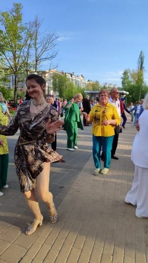 Поманила взглядом...... 09.05.26.