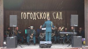 Под небом парижа