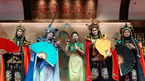 Сычуаньская опера: смена масок, огненное шоу Чэнду 川剧 mask changing Sichuan opera show live