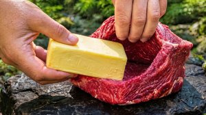 Начинка для гигантского стейка из домашнего сливочного масла в лесу 🥩🔥.