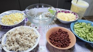 С праздником! /распаковка продуктов из Пятёрки/ готовлю салат и болею😊