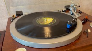 [] The Beatles – Abbey Road - LP - UK, 1981 (-6 HTM/-4), VG, есть круговые отметины, играет почти NM