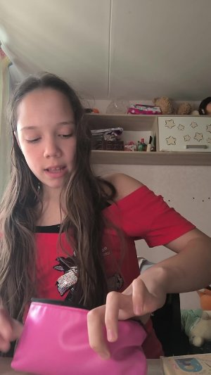 делаем макияж.