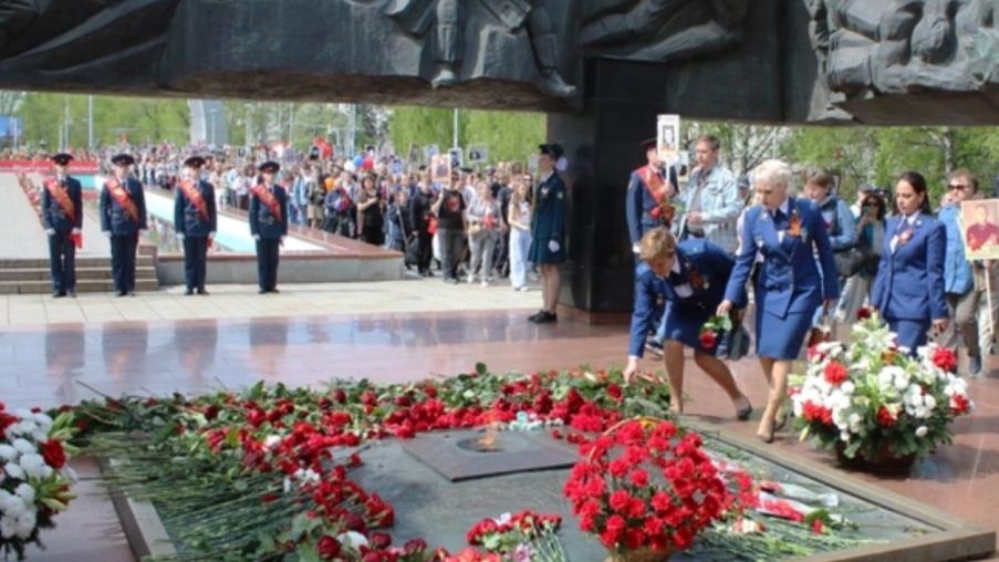 9 МАЯ 2026. НОВОКУЗНЕЦК.ВОЗЛОЖЕНИЕ ГИРЛЯНДЫ К МЕМОРИАЛУ ПАМЯТИ ПОГИБШИХ НОВОКУЗНЕЧАН