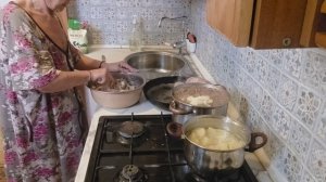 фкусная минутка-ДА Я КИДАЮ МУСОР НА ПОЛ. грэча, пурэ, буженина запеченая с бюфштэксами и салат