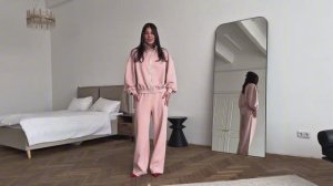 Костюм в пудровом оттенке