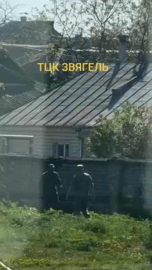В Житомире людолов проводит разъяснительную работу с украинцем, который ещё не стал «добровольцем»